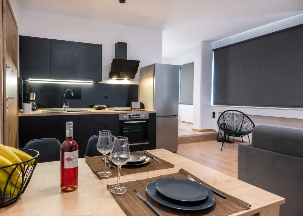 Elegant Urban Apartment イラクリオン エクステリア 写真